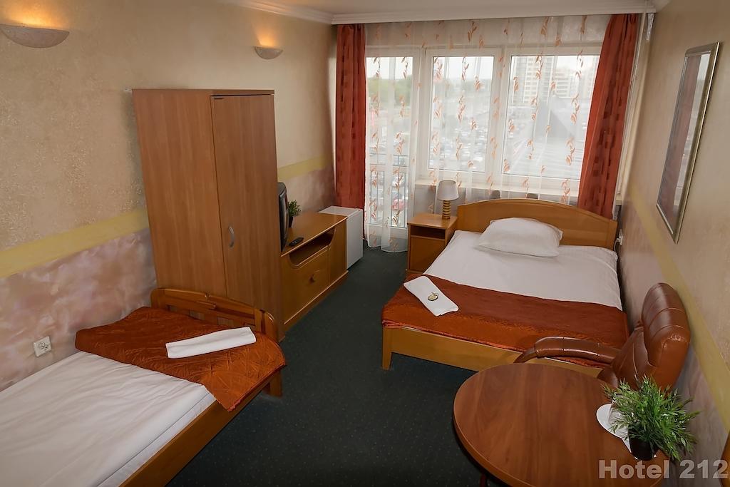 Hotel 212 วอร์ซอ ภายนอก รูปภาพ