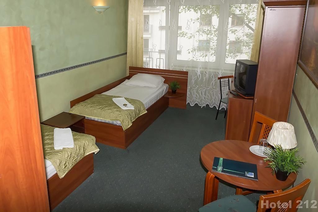 Hotel 212 วอร์ซอ ภายนอก รูปภาพ
