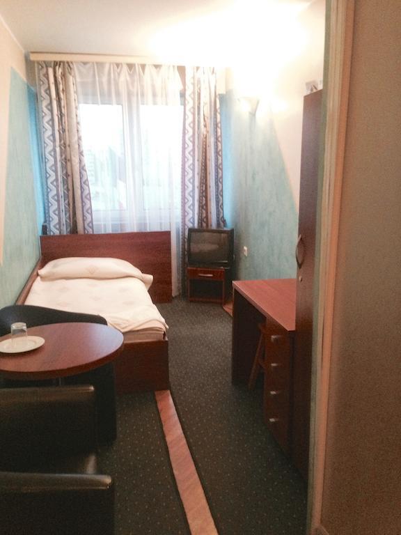 Hotel 212 วอร์ซอ ภายนอก รูปภาพ